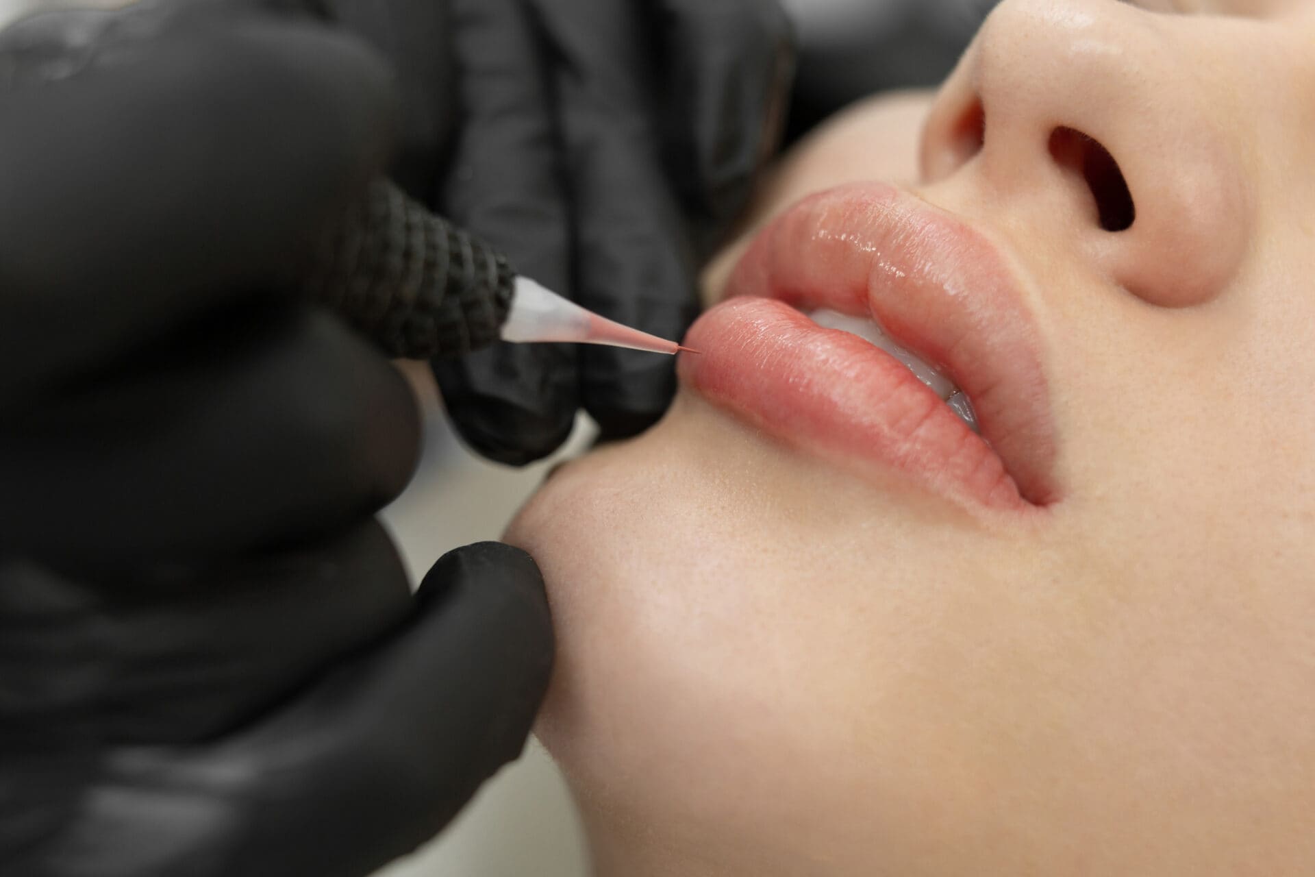 Maquillage permanent des lèvres