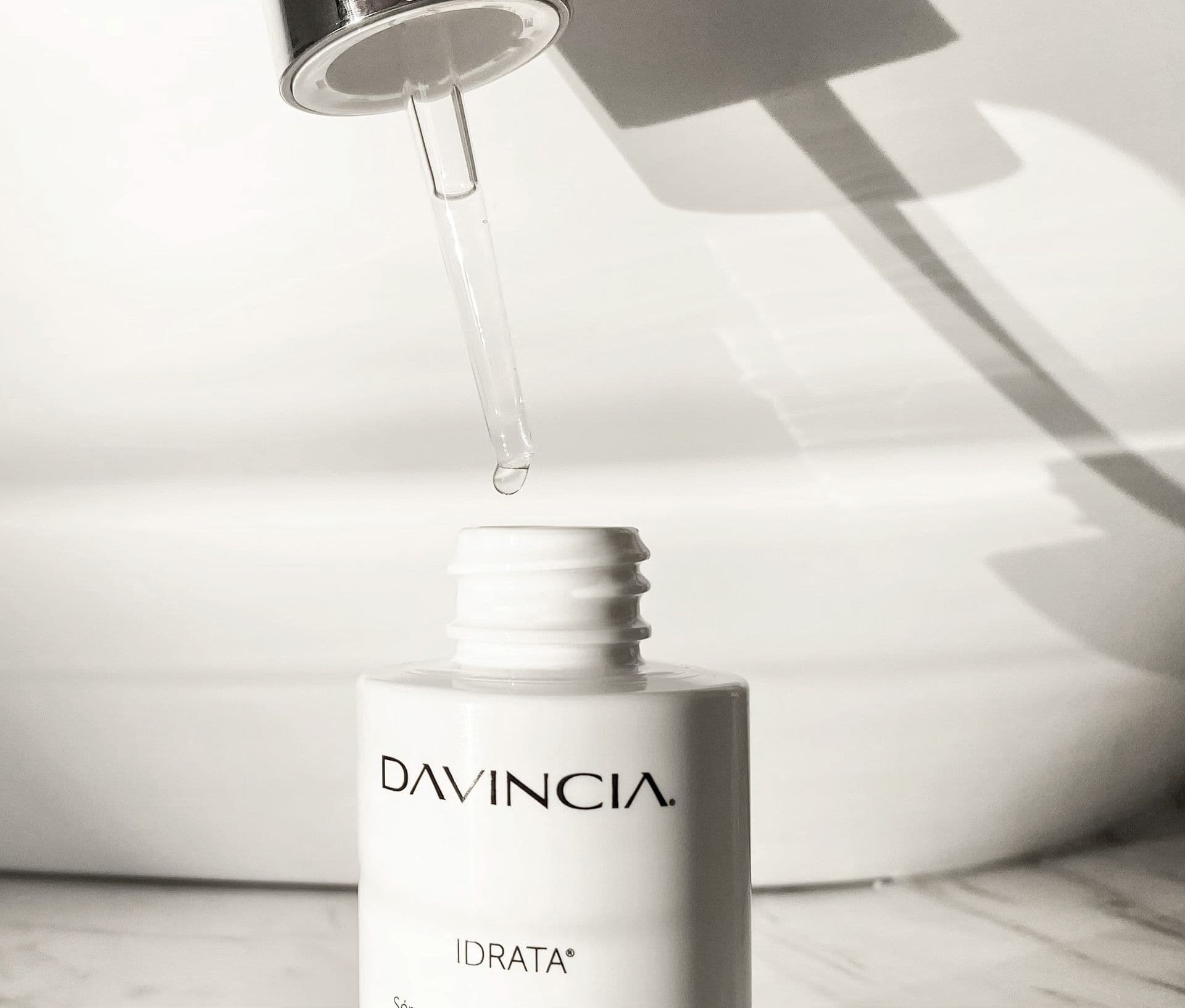 A drop of Davincia serum