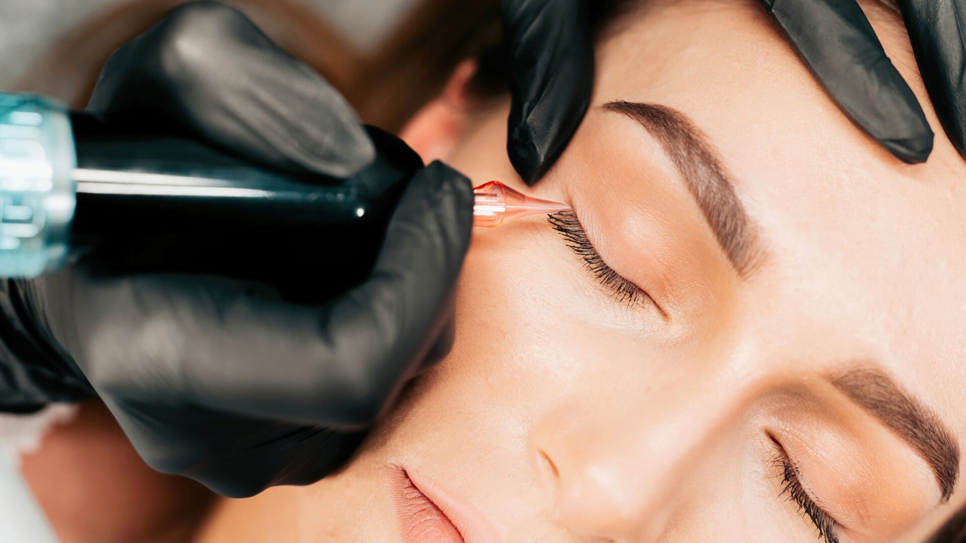 Maquillage permanent d’eyeliner